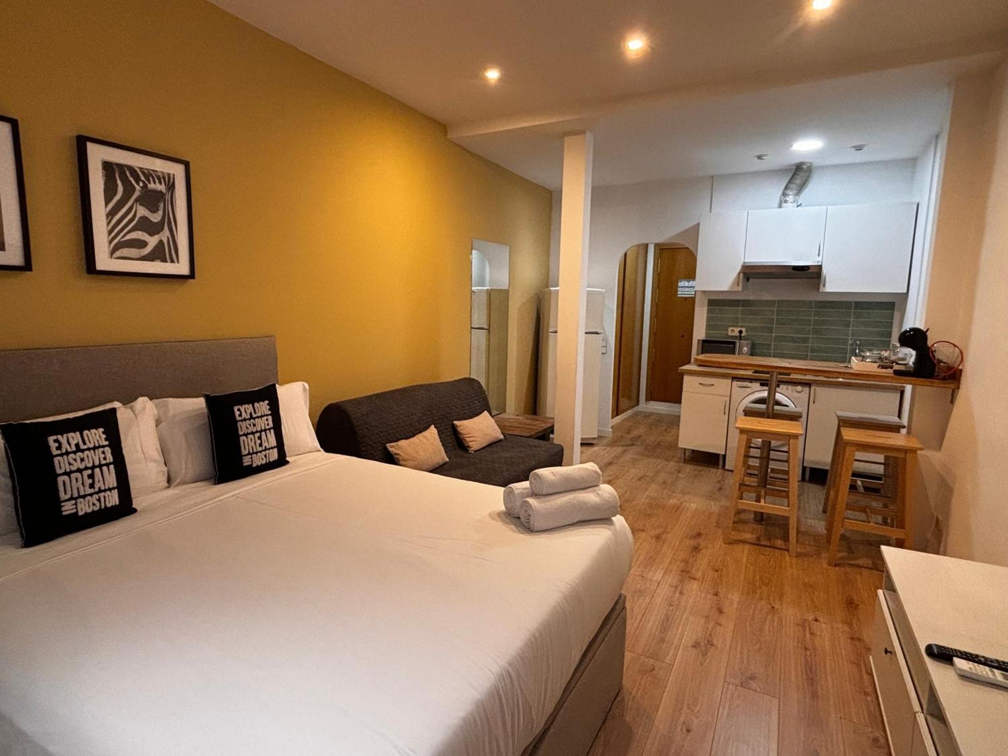 Gran Via Chueca Apartamentos Noxi Madrid Room photo